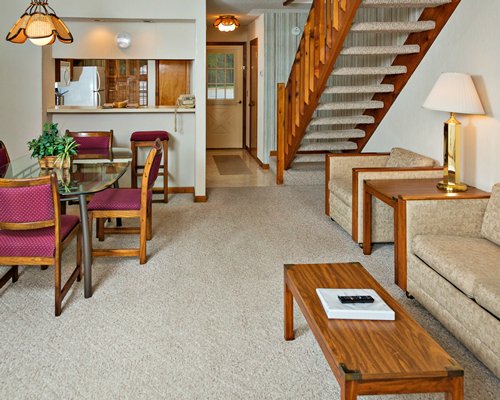 Mariner's Pointe Resort