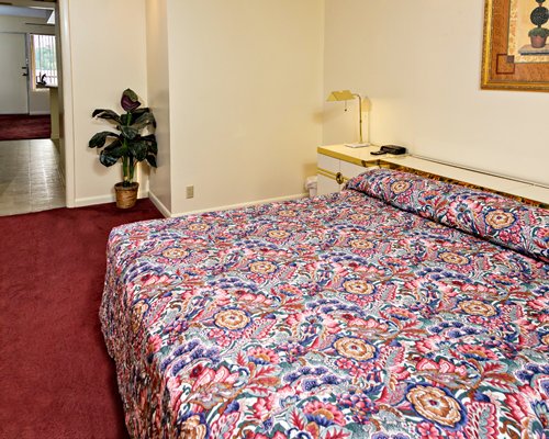 Mariner's Pointe Resort