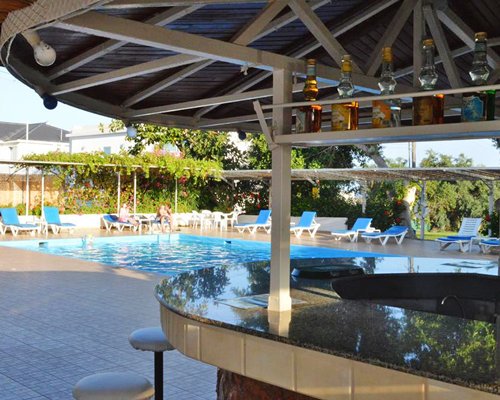 Chrysland Gardens Club
