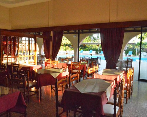 Chrysland Gardens Club