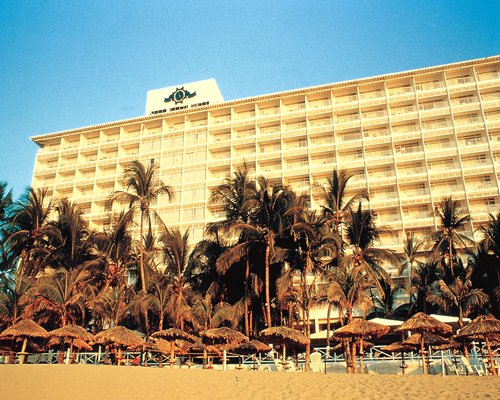 Sell timeshare at RHC at Hotel ElCano