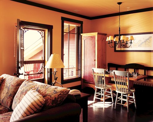 CLUB INTRAWEST - BLUE MOUNTAIN