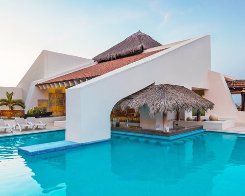 Royal Holiday- Park Royal Ixtapa