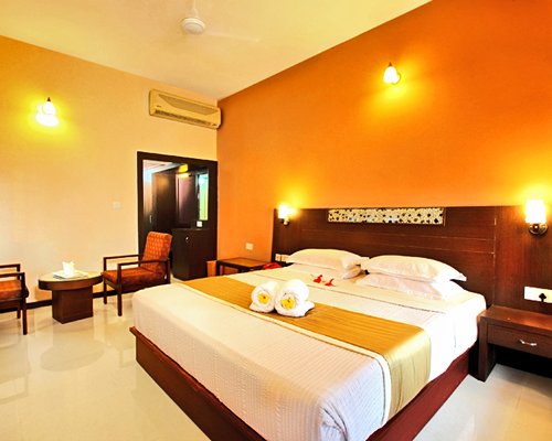 Leisure Vacations Gold Field Lake Resort - Kumarakom