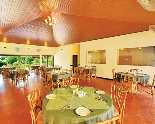 Leisure Vacations Gold Field Lake Resort - Kumarakom