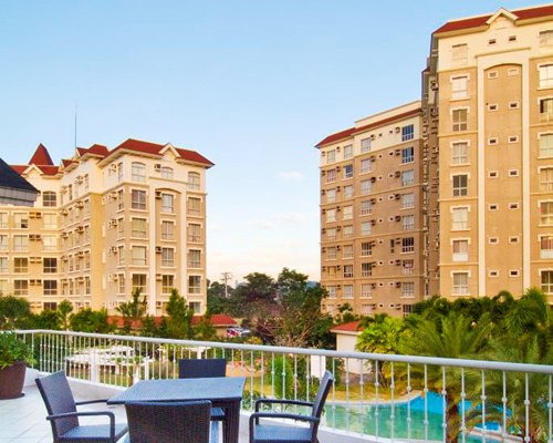 Bellini Suites at Presidio, Lakefront