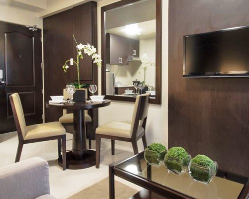 Bellini Suites at Presidio, Lakefront