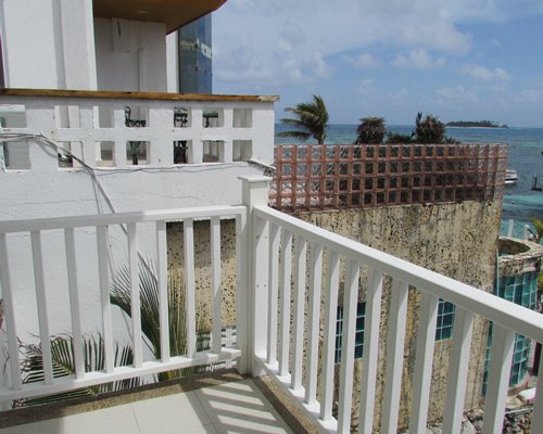 Hotel DeCameron los Delfines LG