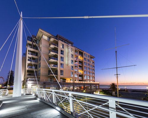Oaks Plaza Pier - 4 Nights