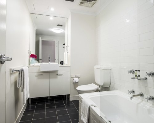 Oaks Goldsborough- 4 Nights